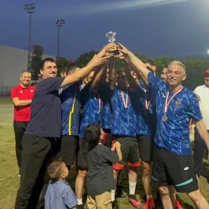 Yekta-Basegmez-ve-Mustafa-Kumoglu-anisina-duzenlemis-oldugumuz-hakemler-arasi-futbol-turnuvasinda-Altin-Kokartlilar-ikincilik-kupasini-kaldirdi.TFFHGD-ANTALYA